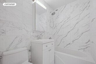 322 W 57th St in New York, NY - Building Photo - Building Photo