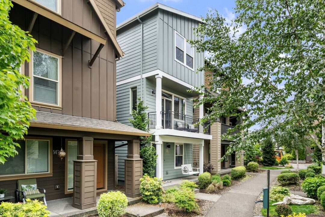 14255 SW Burlwood Ln in Beaverton, OR - Building Photo