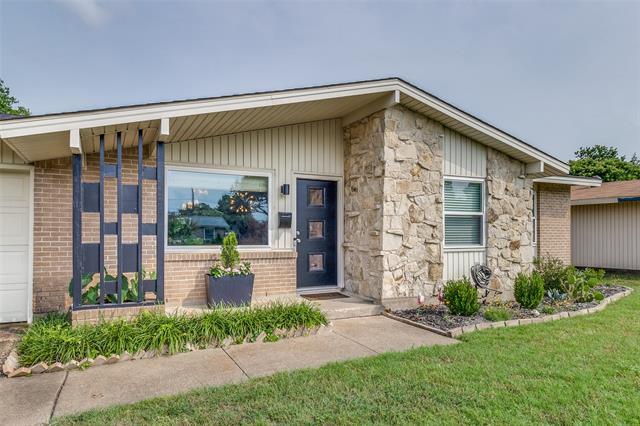 8554 Strathmore Dr in Dallas, TX - Building Photo