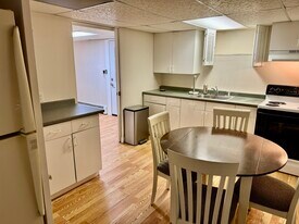 102 Hillside Rd, Unit Basement in North Andover, MA - Building Photo