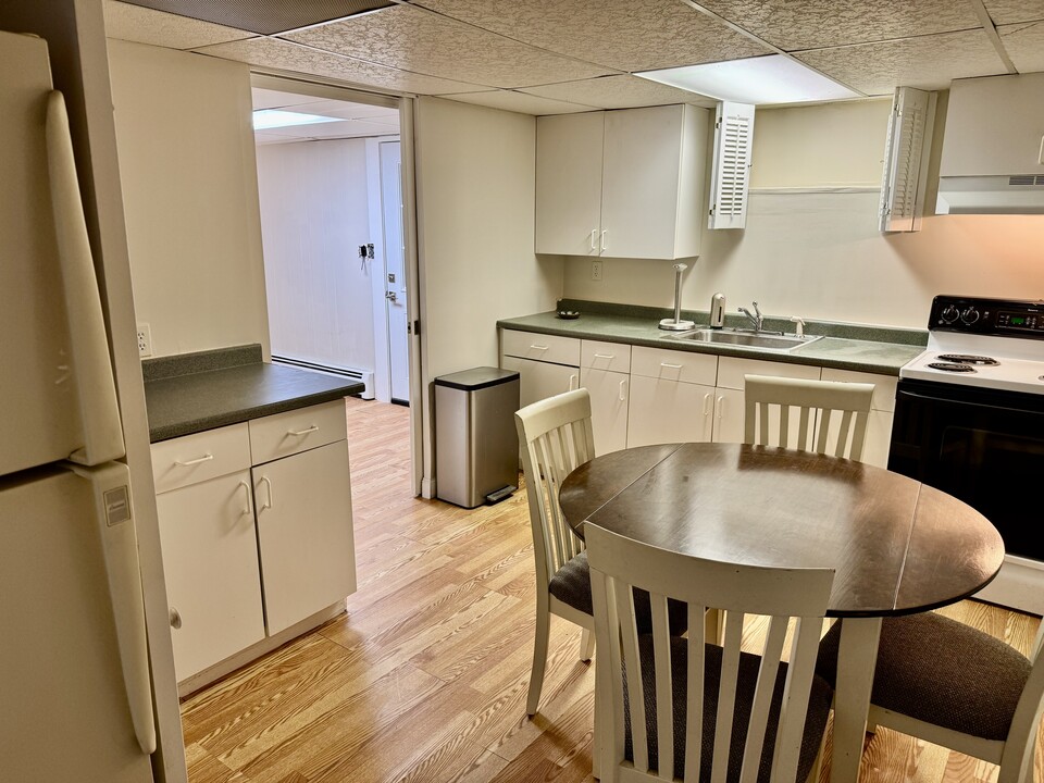 102 Hillside Rd, Unit Basement in North Andover, MA - Foto de edificio