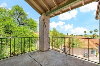 6470 N Tierra De Las Catalinas in Tucson, AZ - Building Photo - Building Photo