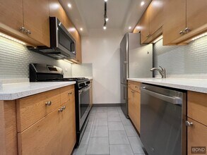 420 E 79th St in New York, NY - Building Photo - Building Photo