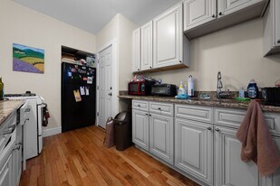 465 Broadway in Medford, MA - Building Photo