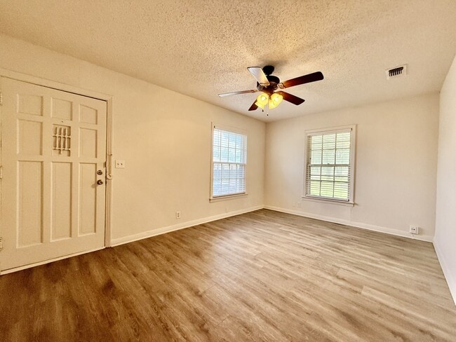 4709 Penrose Ave in Fort Worth, TX - Building Photo - Building Photo