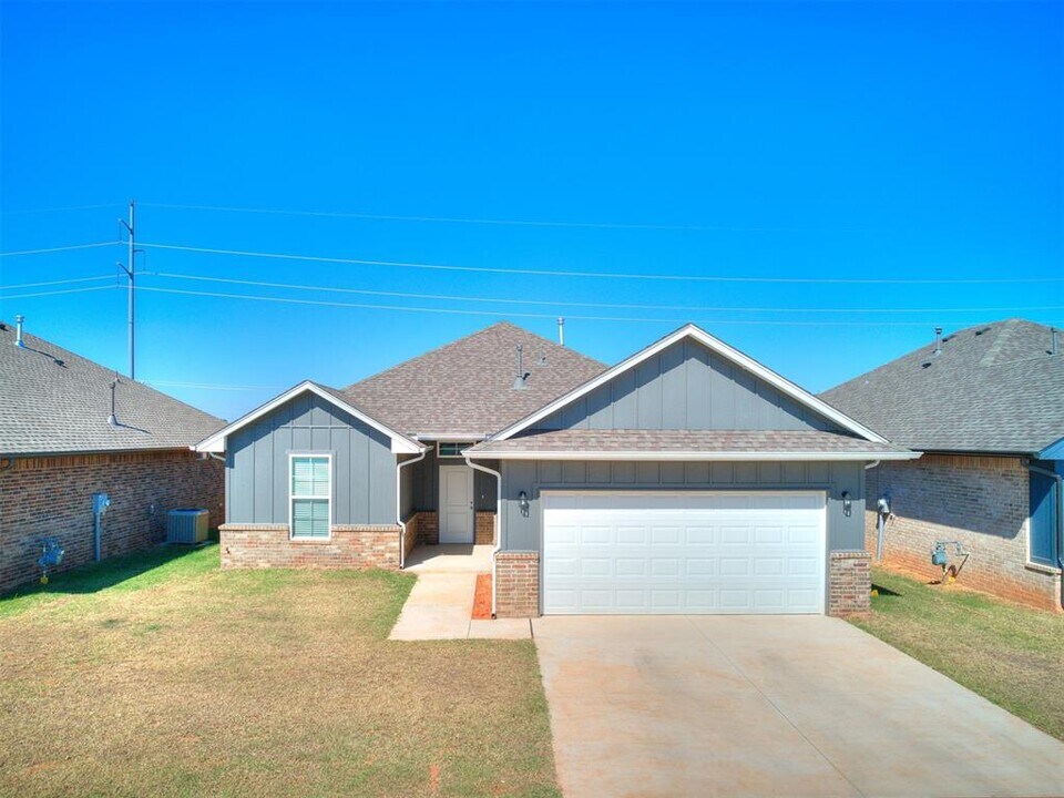 8309 NW 163rd Ter in Edmond, OK - Building Photo