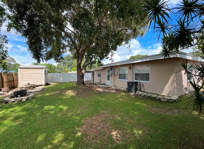 9632 Groveland St in Seminole, FL - Building Photo - Building Photo