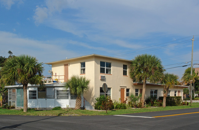 1701 N Ocean Blvd in Pompano Beach, FL - Building Photo - Building Photo