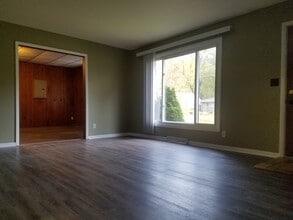 1716 Matilda St NE in Grand Rapids, MI - Building Photo - Building Photo