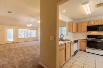 6651 Rambling Trail Dr in San Antonio, TX - Building Photo - Building Photo