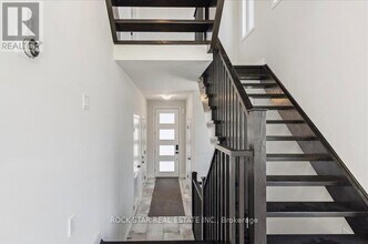 3 Southam Ln in Hamilton, ON - Building Photo - Building Photo