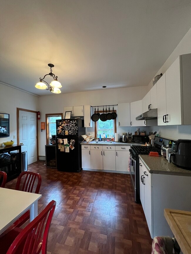 56 7th St, Unit 3