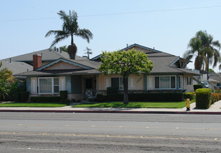 16652 Goldenwest St in Huntington Beach, CA - Building Photo - Building Photo