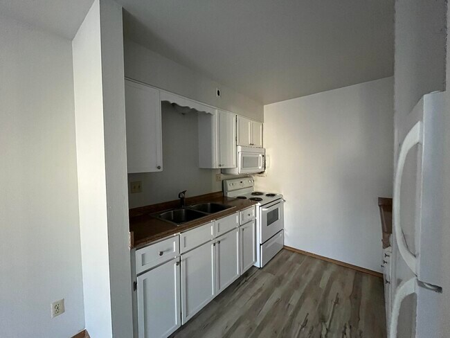 3809 S 35th St in Greenfield, WI - Foto de edificio - Building Photo