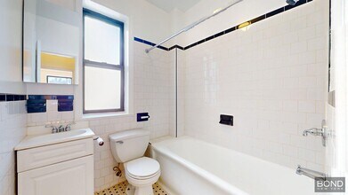 55 W 55th St in New York, NY - Building Photo - Building Photo