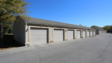 Indian Creek Apartments in Reynoldsburg, OH - Building Photo - Building Photo