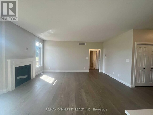 16 Athabaska Dr in Belleville, ON - Building Photo - Building Photo