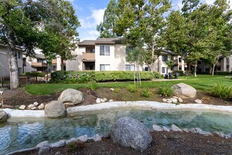 Mountain View Apartment Homes in Upland, CA - Foto de edificio - Building Photo