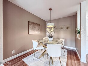 5420 Sylmar Ave in Los Angeles, CA - Building Photo - Building Photo