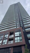 4130 Parkside Village Dr in Mississauga, ON - Building Photo