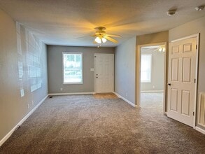 918-1/2 Kingsbury Dr in Clarksville, TN - Building Photo - Building Photo