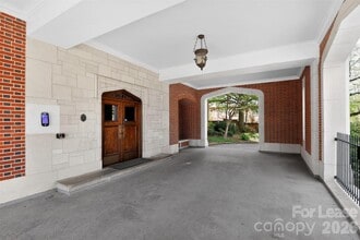 301 W 10th St in Charlotte, NC - Foto de edificio - Building Photo