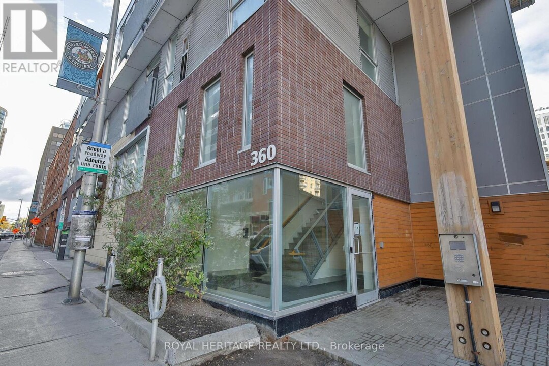 360-360 Cumberland St in Ottawa, ON - Building Photo