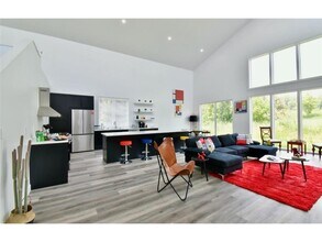 1021 Gardner St E in Wayzata, MN - Building Photo - Building Photo