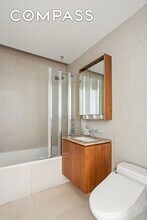 555 W 59th St, Unit 21A in New York, NY - Foto de edificio - Building Photo