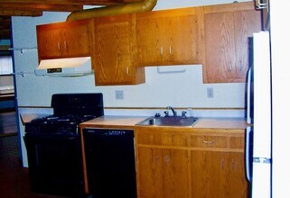 162 Commercial St in Boston, MA - Building Photo - Building Photo