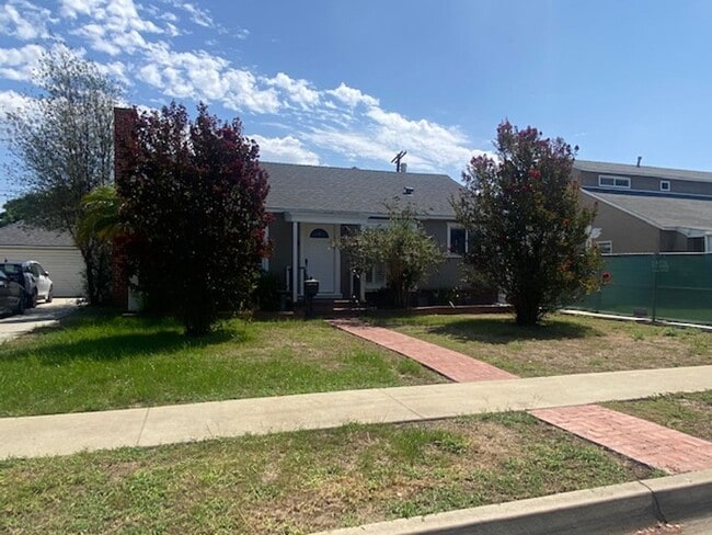 3514 Montair Ave in Long Beach, CA - Building Photo - Building Photo