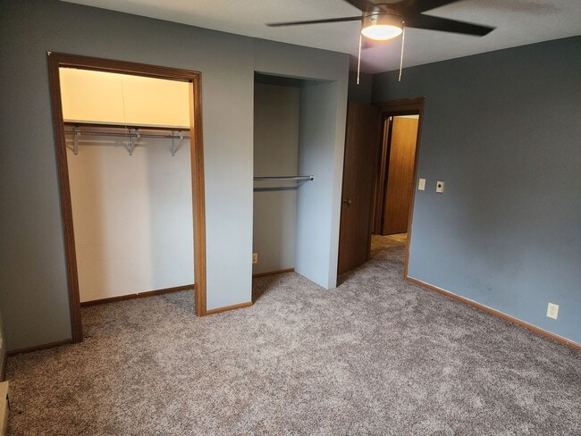 613 Cedar St in Fremont, OH - Foto de edificio - Building Photo