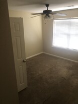 70 Chateaus Ln in Little Rock, AR - Building Photo