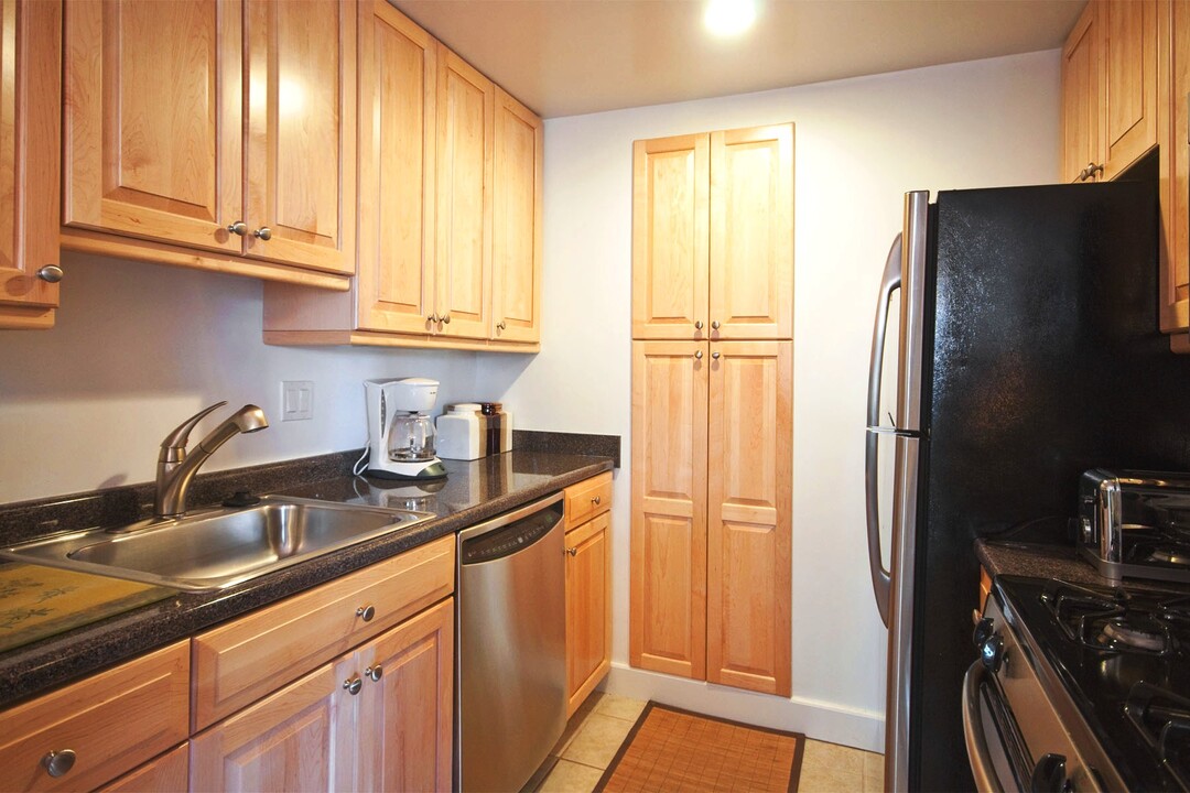 42 Thornton Rd in Brookline, MA - Building Photo