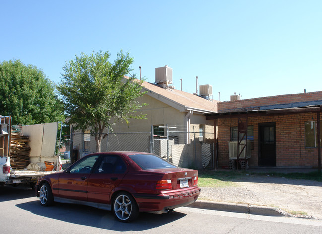 1000 S Virginia St in El Paso, TX - Building Photo - Building Photo