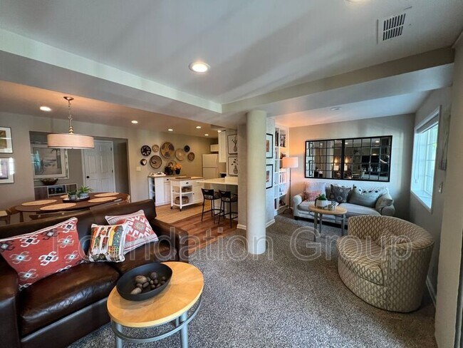 3417 122nd Pl NE in Bellevue, WA - Building Photo - Building Photo