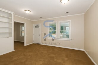 1944 Washington Rd in East Point, GA - Foto de edificio - Building Photo