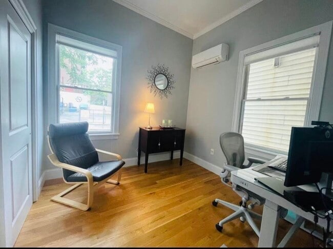 189 Charles St, Unit 1 in Cambridge, MA - Building Photo - Building Photo