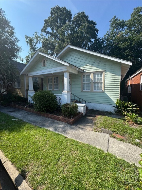 property at 627 W 35th St