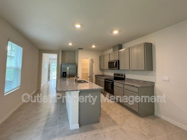 391 Pelham Park Dr in DeLand, FL - Building Photo - Building Photo