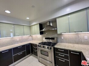 1353 N Fuller Ave in Los Angeles, CA - Building Photo - Building Photo