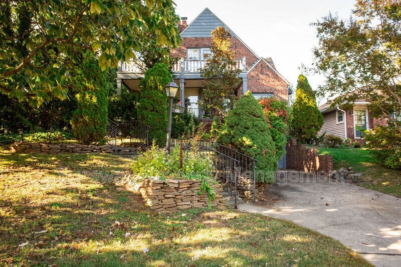 319 N Newton Lake Dr in Collingswood, NJ - Building Photo