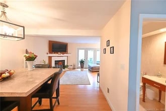 95 Country Pl in Shelton, CT - Foto de edificio - Building Photo