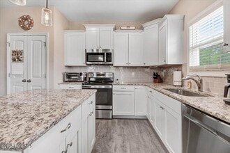 607 Laurel Lake Rd in Salemburg, NC - Building Photo - Building Photo