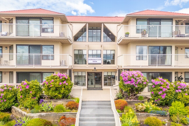 33233 Bourquin Cres E in Abbotsford, BC - Building Photo - Building Photo