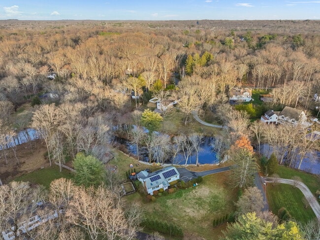 10 Tupelo Rd in Westport, CT - Building Photo - Building Photo