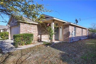 1913 Golden Sunrise Ln in Pflugerville, TX - Building Photo - Building Photo