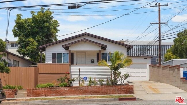 property at 3119 Arizona Ave