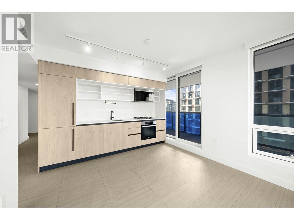 5058-5058 Joyce St in Vancouver, BC - Building Photo