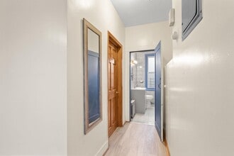 360 West Side Ave in Jersey City, NJ - Building Photo - Building Photo